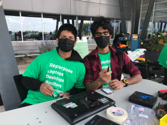 LGT Tech4All Youth Volunteers Josh Kurian and Dilshan Marasinghe at the September 2021 Tech Collect Drive 